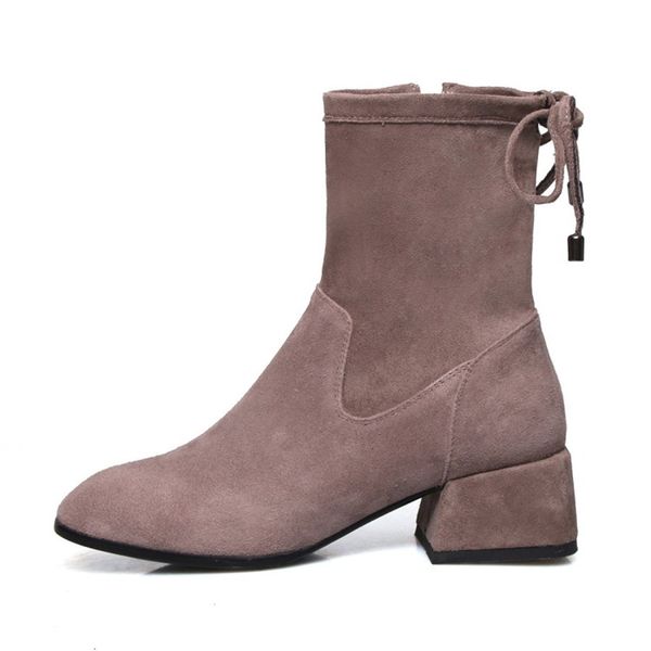 

2021 european and anti-velvet sheep material short thick round head women's boots phw6, Black