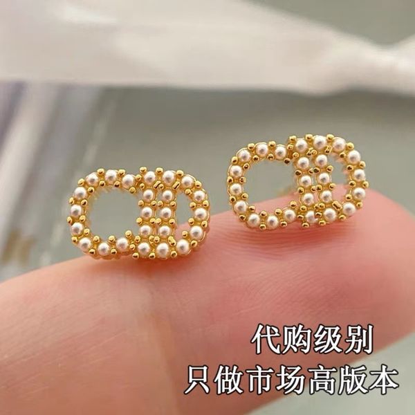 

70% off luxury jewelry family's new pearl small female gold letters, high-grade fashion, versatile earrings, luxurious temperament, Golden