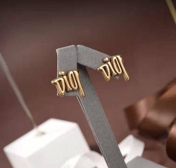 

design jewelry home 2021 new classic letter net red earrings female, Golden