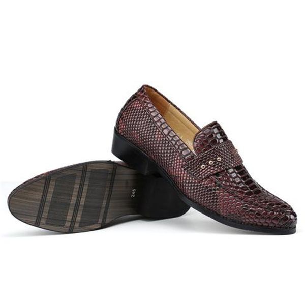 Yeni Yılan Derisi Desen Erkek Loafer'lar Moda Deri Ayakkabı Zarif Düğün Kadife Erkek Elbise Ayakkabı Sivri Burun Ayakkabı Flats