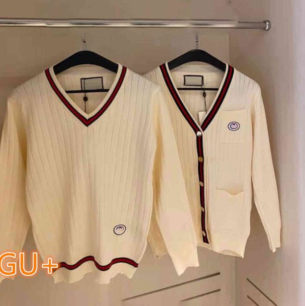 

70% off 21 autumn new fashion g british college beige sweater female v-neck embroidery letter cardigan pullover sweater, White;black