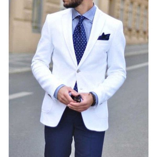 Weiß Slim Fit Männer Anzüge Casual Stil 2 Stück Männliche Mode Abendessen Jacke mit Marineblauen Hosen Hochzeit Smoking Neue X0909