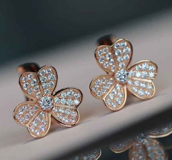 

V gold Luxurious quality flower clip earring with all diamond in Platinum color and 18k rose gold plated for women wedding jewelry gif, Silver