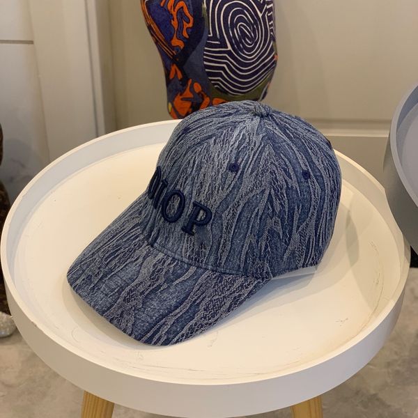 

2021 designer cap women hatsnew d family cap in early spring fashion casual single baseball cap for men and women, Blue;gray