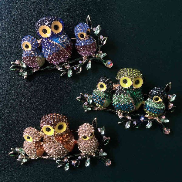 

factory wholesale full diamond owl clothing animal bird crystal brooch sweater color atmospheric coat accessories hea/rtsch/rome