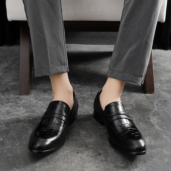 

45.46.47 size spring new mens leather shoes business shoes casual formal wear trendy snakeskin pattern driving mens shoes pointed-toe slip-o, Black