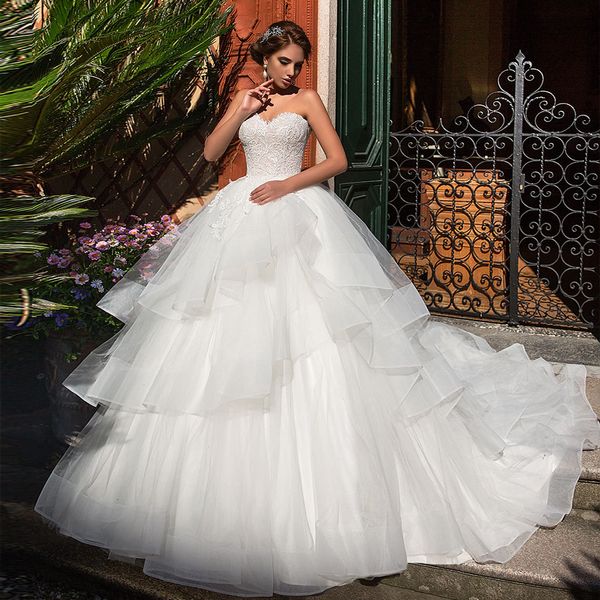 

2021 new exquisite tulle sweetheart ball gown wedding es ruffles lace appliques tiered bridal vkwe, White