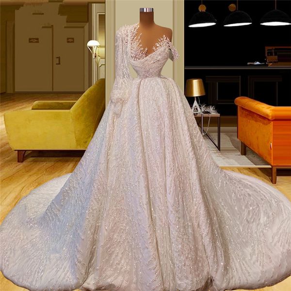 Requintado um ombro vestido de noiva rendas apliques de vestidos nupciais frisados ​​ilusão lantejouled Plus size elegante robe de mariee