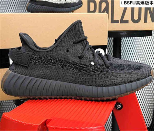 

shoes sneakers yee zy basketbal football soccer slippers static refective grey marsh cinder tail light v2 white black mesh baseball sandal 9