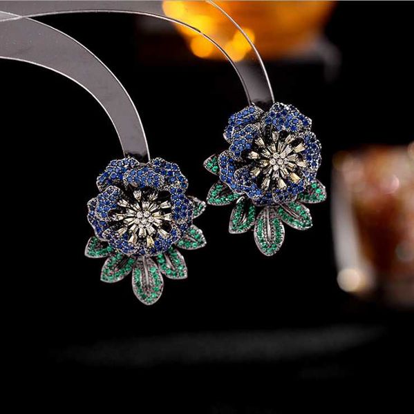 

stud luxury retro micro inlaid earrings cold wind s925 silver needle flower, Golden;silver