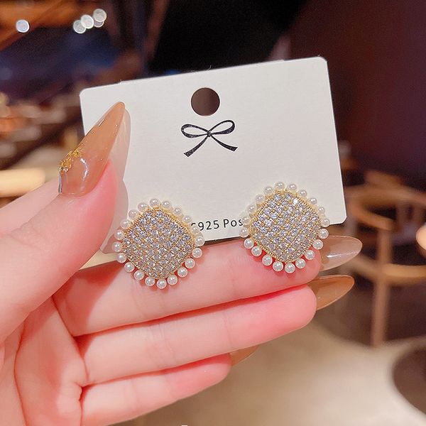

wholesale price classic design studs titanium steel screw with drill earrings semi-circular opening with drill earrings for women gift 2k6, Golden;silver