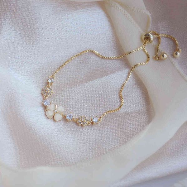 

bracelet lucky boy cat's four leaf clover zircon bracelet, Golden;silver