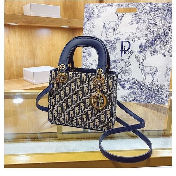 

outlet sale 80% off this year's popular bag new women's bag fashion net red messenger versatile ins portable