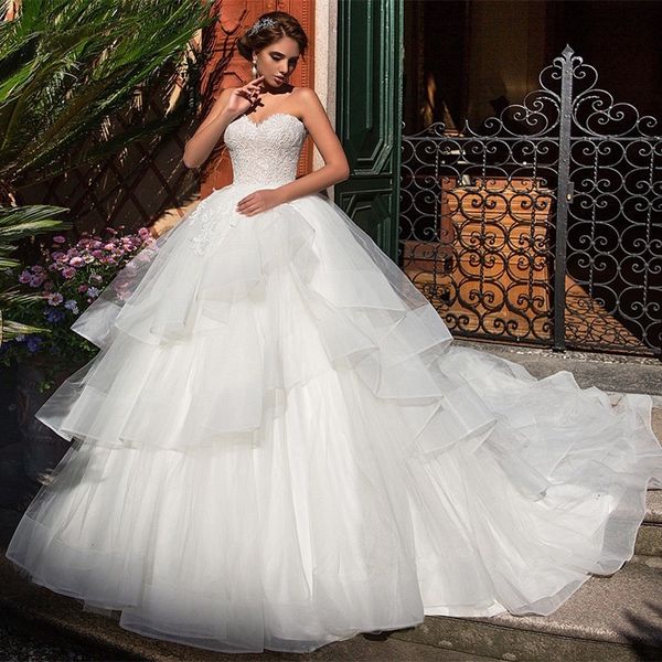 

lace tiered strapless bandage a-line wedding dress appliqued sweep train elegant princess dresses bridal gowns, White