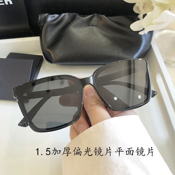 

tr90 korean square sunglasses star polarizing anti uv round face for men and women, White;black