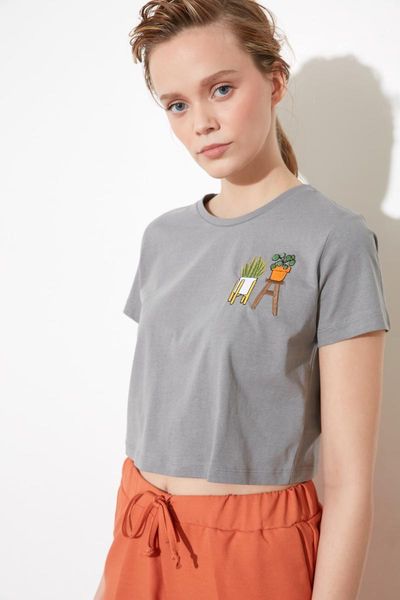 

women's t-shirt trendyol embroidered crop knitted twoss21ts0066, White