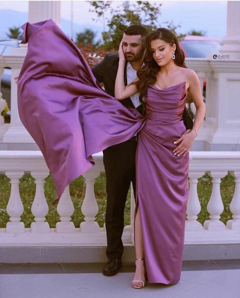 Elegante arabische Dubai-Abendkleider für Frauen, lila, trägerlos, ärmellos, lang, Hochzeit, Party, Empfang, Kleider für die Braut, sexy, seitlich geteiltes Abendkleid 2022
