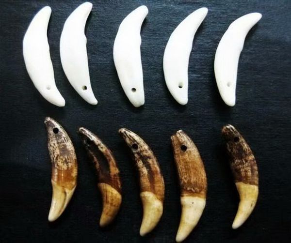 

50 pcs vintage biker style wolf teeth tibet amulet pendant, Silver