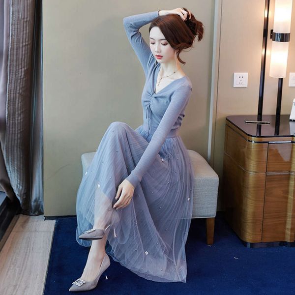 

goddess temperament v-neck thin knitting dress women's 2021 spring and summer new base long pleated mesh skirt, Black;gray