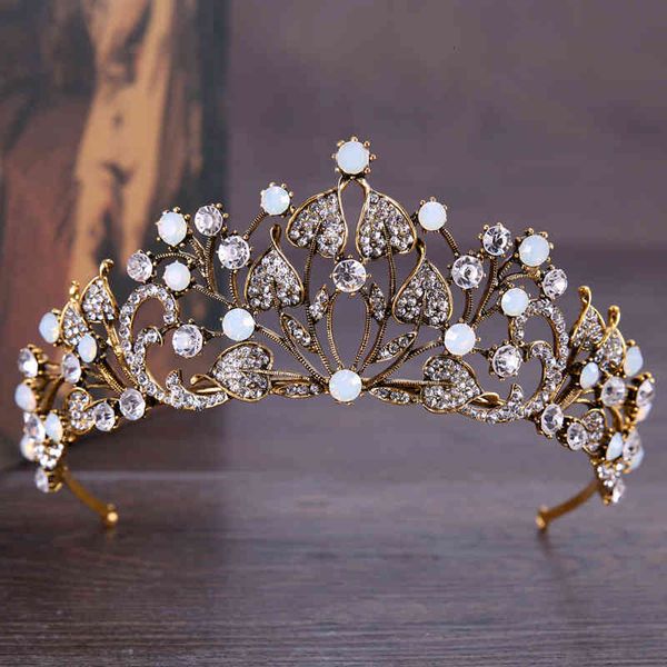 

wedding hair jewelry accessories pearl diamond heart crown bronze headdress studio shooting, Slivery;golden