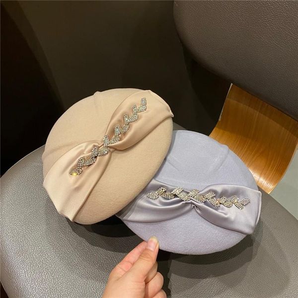 

berets 202107-shi rhinestone flower chain webbing grace formal dinner wool lady beret hat women leisure painter, Blue;gray