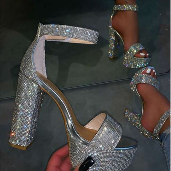 

thick heel diamond sandals, Black