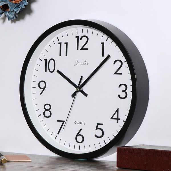 

10-inch minimalist wall clock creative silent clock for decoration (black frame)