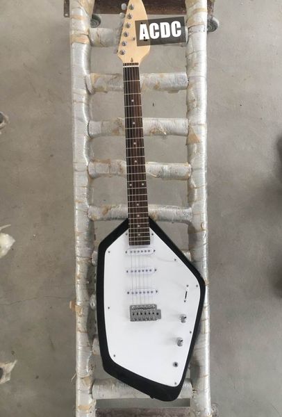 Seltene Phantom VOX 6 Saiten Mark V Teardrop Black Solid Body E-Gitarre 3 Single Coil Pickups, Tremolo Saitenhalter, Vintage White Mechaniken