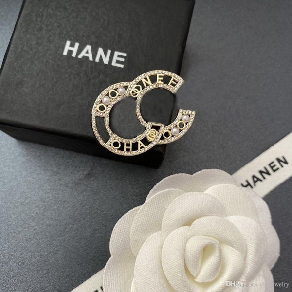 

style small fragrance double c2021 new classic works on the market brooches, Gray