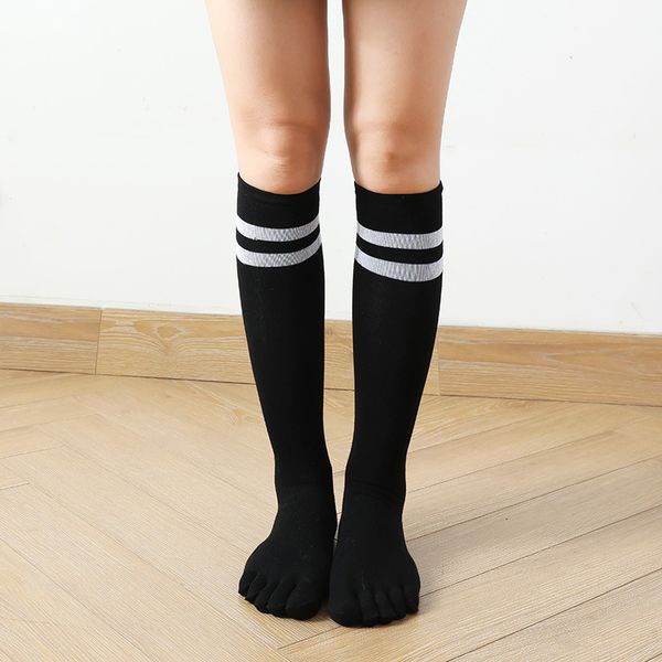 

autumn and winter 2020 new women's calf five finger socks high tube college style five finger socks c0224, Black;white