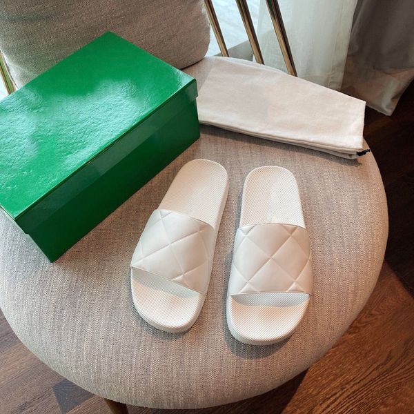 

2021 women white sandals slippers slides floral brocade gear bottoms flip flops womens causal slipper rubber outsole, Black