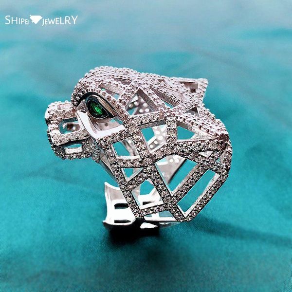 

cluster rings shipei 925 sterling silver hollow out created moissanite party fine jewelry personality creative leopard head ring for women, Golden;silver