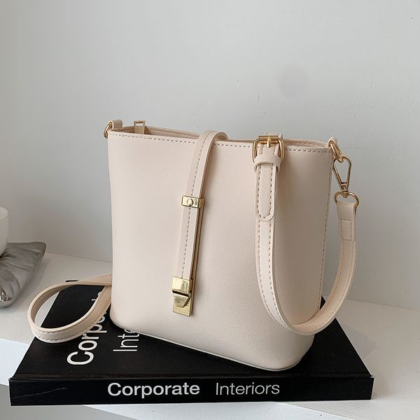 

niche design premium womens bag wild 2021 new fashion messenger bag fresh bucket bag shoulder width 19.5cm