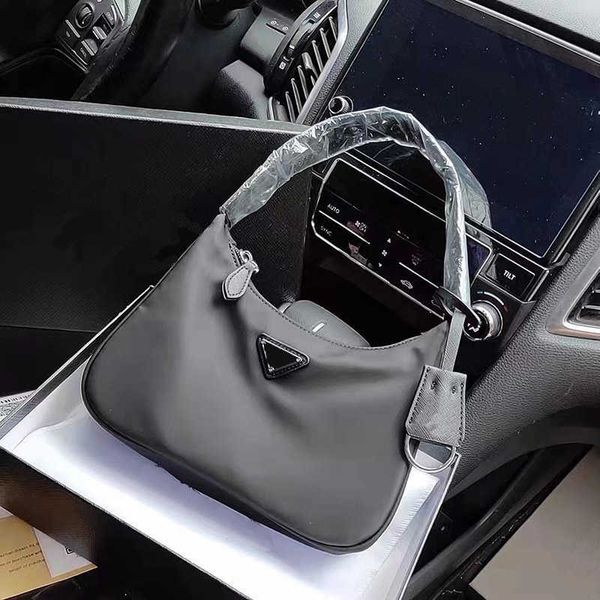 

armpit bag shopping totes 2021 designer fashion handbag