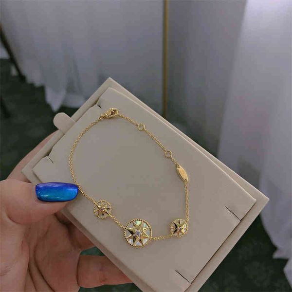 

d jiadijia round compass six star fritillaria inlaid bracelet fashion, Golden;silver