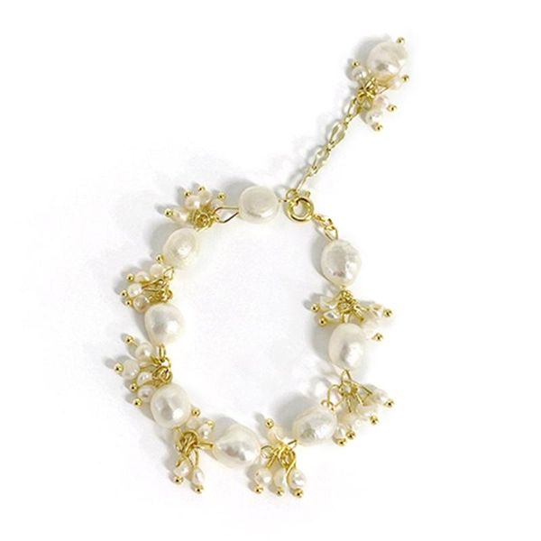 

charm bracelets comfortable and beautiful perfect match french court imitation pearl bracelet women girls adjustable slider, Golden;silver