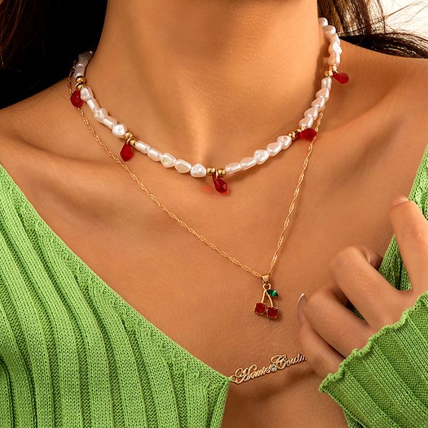 2022 New Sweet Cherry Collana di perle irregolari per personalità femminile Moda semplice Doppi strati Choker Collares Regali