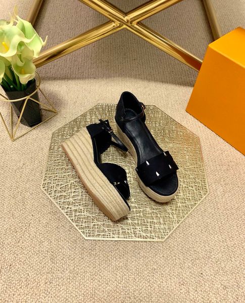 

stylish summer ladies sandals rubber sole with firm slope heel walking box size: 35-41, Black