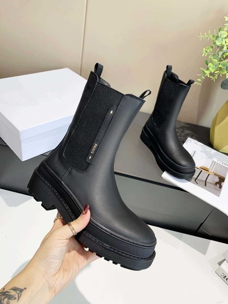 

women designer trial ankle boots lady luxury martin boot outdoor winter leather flat sneakers with box size eur 35-41, Black