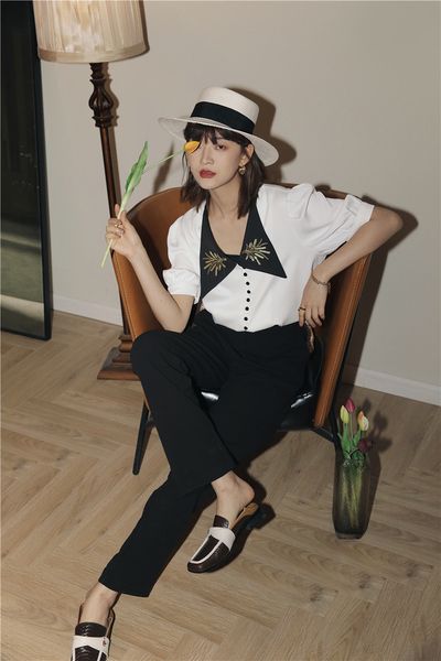 

2021 new vintage blouse v neck summer embroidery short sleeve ladies button korean fashion clothing jm8g, White