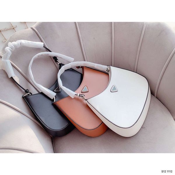 

2021 luxury portable shoulder bags women's fashion brand digner's underarm msenger bag size 22*15cm