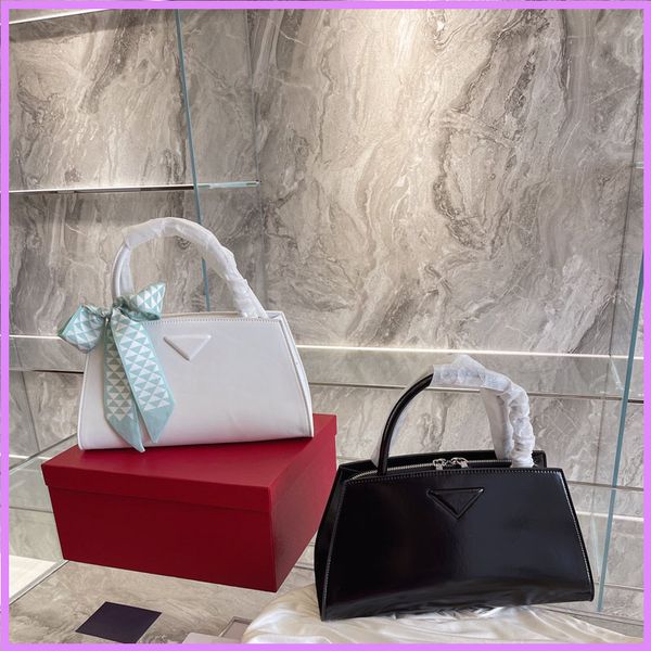 

2021 new bag designer handbags bags womens wallets latest fashion shoulder bags minimalist low-key zipper compartment d217225f