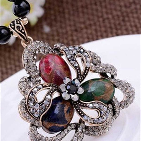 

more color crystal flower pendant(4.5*4.5cm) lady's necklace (xgspc, Silver