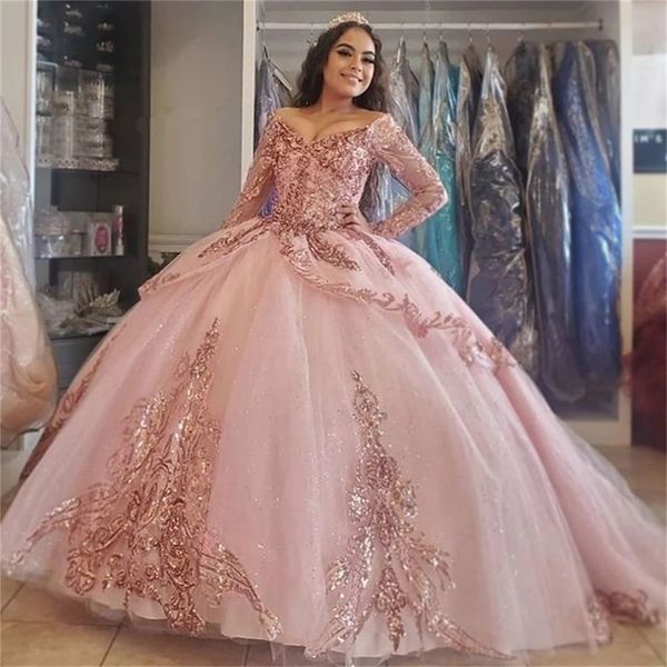 Baby rosa Quinceanera Kleider mit Langhülsen Ballkleid Nacken Roségold Pailletten Spitzen formelle Abschlusskleider Prinzessin süß 15 16 Kleid