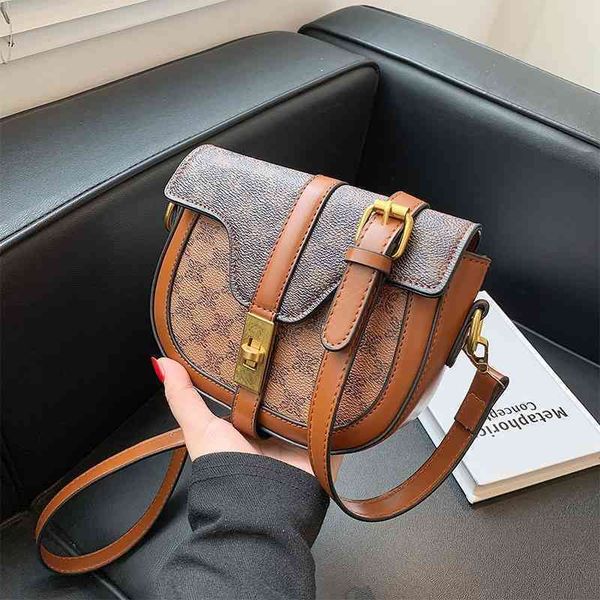 

2022 latest luggage factory wholesale messenger saddle mobile phone