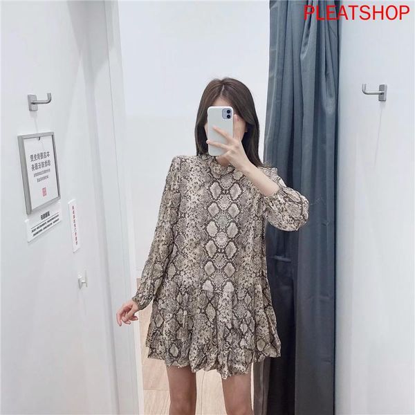

casual dresses spring europe and america style women 's dress double layer lace collar long sleeve snakeskin high-waisted short, Black;gray