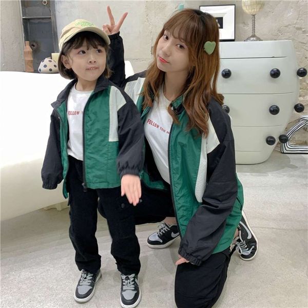 

2021 new korean sle parent-child of three or four spring and autumn family windbreaker mother daughter coat, Blue