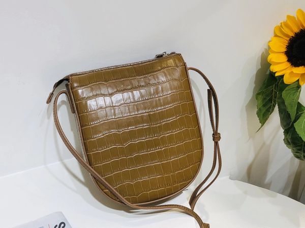

new cowhide saddle bag crocodile pattern retro bucket bag shoulder messenger bag