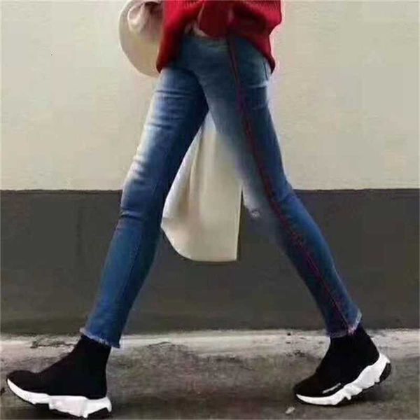 

2021 brand autumn slim fit elastic hole ground white eyelash nine point jeans for women, Blue