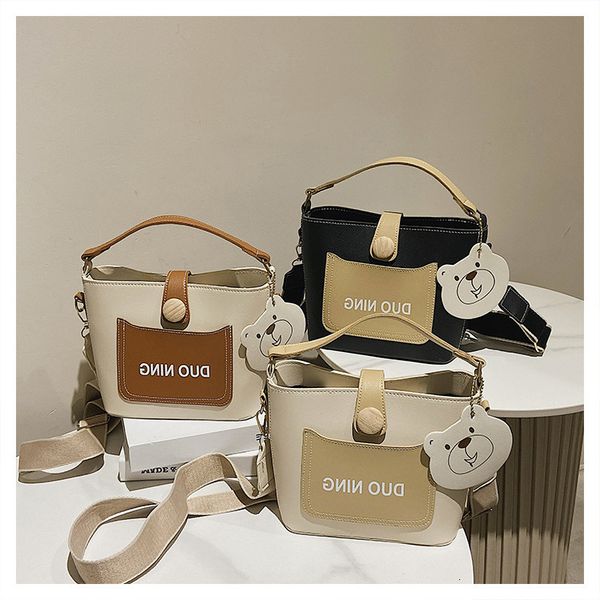 

2021 new fashion small women's foreign style single shoulder bag messenger texture portable bucket